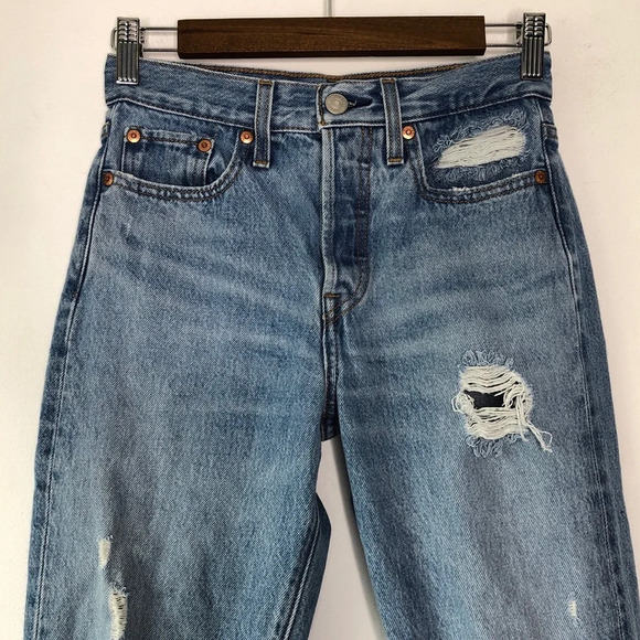 Levi‘s Premium Distressed Light Medium Wash Wedgie Jean Size 24 - Picture 3 of 14